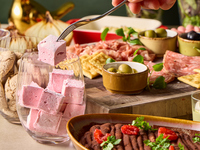 [December to February, Saturdays, Sundays, and holidays 90 minutes / all-you-can-drink soft drinks] Antipasto & sweets buffet