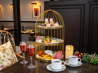 オフィシャルWeb限定最安値【Xmas2025アフタヌーンティー】キュートな3段スタンド＆カフェフリー(12/20・21・24・25専用)