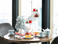 [12/20-12/25 ] 12% OFF / Christmas Strawberry Afternoon Tea with Preserved Flower Box & Conrad Holiday Bear