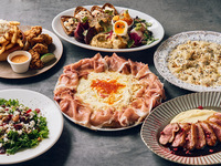 【忘年・新年会プラン】GARDEN HOUSEの大皿スタンダードコース＋120分飲み放題（L.O.90分）