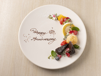 平日【ハレの日にもおすすめ】デザートプレートでサプライズを演出。選べるデリプレートランチ