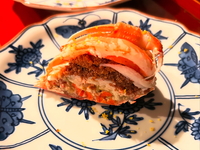 昼　贅を尽くす