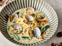 12/1～【ランチ】WEB予約限定選べるドリンク1杯付き★野菜たっぷり！人気のデザート含むサラダブッフェランチ〈メイン：選べるパスタ〉