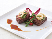 《メイプル》　窓側席確約