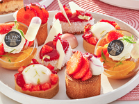 ストロベリーアフタヌーンティー（ロゼスパークリングワイン付）＜テラス席＞