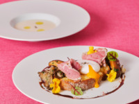 特別会場へご案内【オープンサンドランチ】いちごとスウィートベアのアフタヌーンティー（土日祝日）