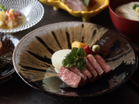 【A4等級】黒毛和牛サーロインステーキ会席C（蟹酢・蟹甲羅揚げなど全8品）