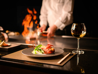 [Christmas Dinner Course] Matsusaka Beef, one of Japan's top three Wagyu beef, and live lobster - accompanied by a beautiful Christmas night view