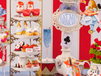 ＜謹賀新年＞『スペシャルデザート＆スペシャルドリンク付きアリスのストロベリーアフタヌーンティー』“不思議の国のアリス”の甘いお茶会へ誘う！マリアージュフレールもお替り自由　12月26日（金）～