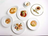 계절 ‘吉珠(きちじゅ/Kichiju)’ 코스 — 1인당 ¥5,500(세금 포함). 1인부터 이용 가능합니다.