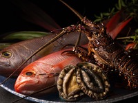 ステーキ＆シーフード ディナー〈県産黒毛和牛 ロース80g〉