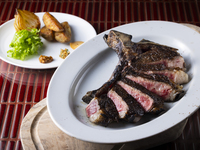 【オンライン限定】熟成国産牛Lボーン600gを味わう、骨付きステーキプラン