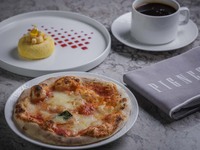 【平日限定 ペストリープラン at PIGNETO】ホテルパティシエ特製 PIGNETOケーキ、ミニピザ付き