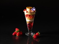 Strawberry Chiboust Parfait　（Coffee and tea refills are complimentary）