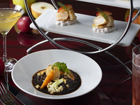 <Saturday & Sunday Tea Time> [December 1st to 7th only] Winter-only high tea "AMBROSIAL APPLE" dessert has been changed to a Christmas version! ☆Only available on Saturdays, Sundays, and public holidays!! Early bird discount