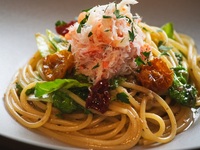 Lunch buffet with a choice of main dishes