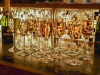 【宴会・フリードリンクランクアッププラン】お料理6品+2時間飲み放題（ビール・ワイン赤白泡・ハイボール・カクテル・ソフトドリンク）パーティ・女子会・推し活などに最適