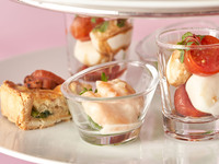 【Straeberry Afternoon Tea】カフェおかわり自由！ロゼスパークリングワイン付き