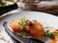 【半個室確約接待会食プラン】約50種類150分フリードリンク付き＆ 前菜からデザートまで全６品フルコース