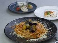 【12/20~25限定　クリスマスランチコース】選べるパスタとクリスマス特製デザートで。ドリンク付き。