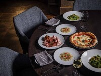 【パーティープラン】パスタ、ピザを含む全5品  フリーフロー付き