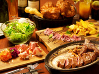 【★4名様～　フリードリンク90分付　 大皿料理/ニューヨークカット サーロイン ステーキコース（全7品）】