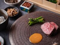 【年末年始限定 乾杯酒付贅沢ランチ御膳】国産牛サーロインや寒鰆、九条葱など厳選コース