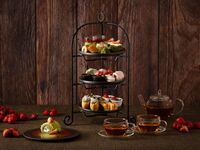 【Xmas2025 贅沢ハイティー】旬の苺や抹茶のデザート＆季節野菜や国産牛ローストビーフ