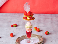 ＜平日限定＞～苺のミルフィーユパフェ～カフェ付（要予約）