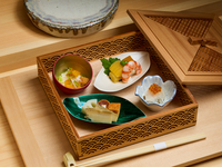 [Omakase Lunch Course]