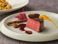 12月【贅沢カジュアルランチ】メインが国産牛のランチ全5品＋乾杯スパークリングワイン付き！