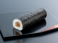 Echigo beef simmered in soy sauce and ehomaki (half size)