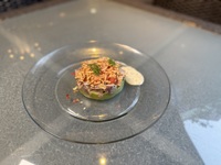 まぐろとアボカドのミルフィーユ タルタルソース添え