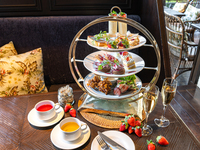 オフィシャルWeb限定最安値【苺のアフタヌーンティー】キュートな3段スタンド＆カフェフリー+お土産(土日祝限定)