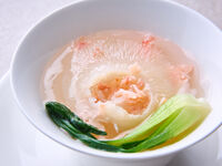 ◇【ランチコース用追加】ふかひれ姿煮入りスープに変更　＊1/5～3/1