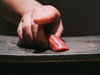 12/15まで【鮨カゲロウ】15貫コース（11時45分/13時30分/16時45分開始）