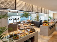 [Unlimited time weekday lunch buffet] Includes a choice of main course, a wide variety of desserts, and free drinks including Kobe tea