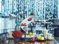 [Weekdays/WEB 11% OFF] Conrad Osaka x Nicolai Bergmann Flowers & Design "Blooms & Bites" Strawberry Afternoon Tea