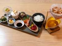 Sashimi set meal and chazuke set meal