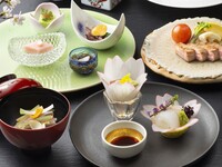 尊享派對套餐，暢飲無阻 [可提供最多可容納 30 人的私人包廂]