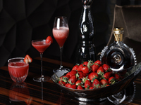 [One Hundred Strawberries & Cocktails] (150-mins. / 5:30 pm to 7:00 pm)