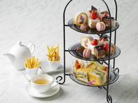 Wednesday's Sweets Day Special: "Strawberry x Chocolate Afternoon Tea Set"