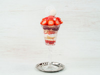 ＊平日【季節限定】いちごパフェ