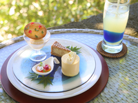 4 douceurs spéciales soigneusement sélectionnées par notre chef pâtissier