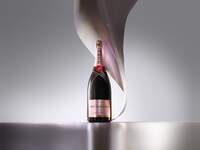 スイーツビュッフェ「Strawberry Fairy Garden」+  Glass of Moet & Chandon Rosé Imperial