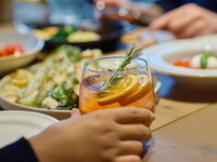 *Reservations accepted from January 2nd. [New Year's Student Support Plan♪] Includes 120 minutes of all-you-can-drink! A sharing plan with 9 dishes in total, including 3 appetizers using seasonal flavors and herb-grilled young chicken and thick-cut bacon brochette as the main course!