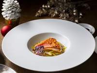 【Christmas Dinner2025】<アーリータイム限定割引>クリスマス ディナーコース レオナルド付き（愛知県渥美半島産紅ほっぺのシャンパンカクテル）（12/24、12/25）