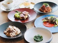 Lunch course 【ワインフリーフロー1.5h】メインディッシュとパスタ、デザートが選べるスペシャルランチコース 全5皿