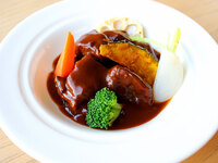 【ランチ】ハーフブッフェとセットがお得★＼和牛の赤ワイン煮込み／