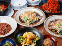 New Year's Party Plan A: 3-hour all-you-can-drink plan featuring popular dishes and all-you-can-drink for 3 hours.